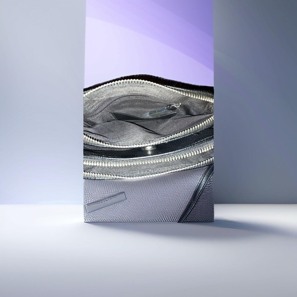 Kenneth Cole Reaction Handbag - Picture 4 of 7